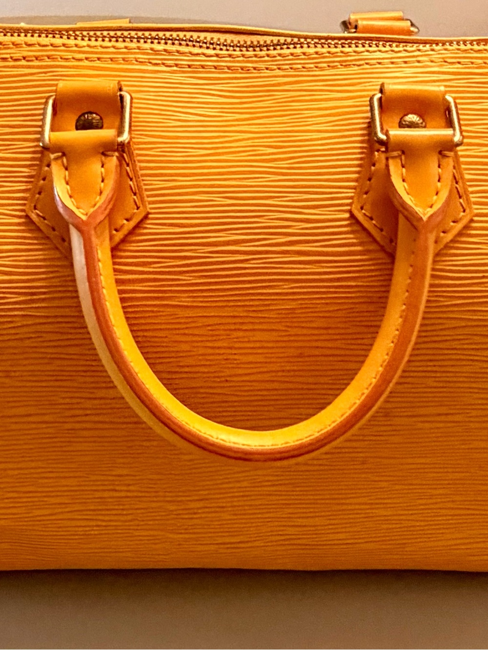 Louis Vuitton Yellow Epi Leather Speedy 25 (with Entrupy COA) - Picture 6 of 16